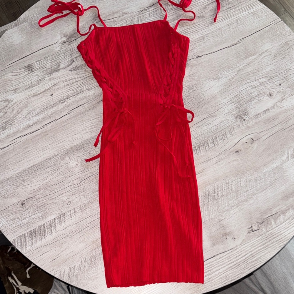 Elegant Red Lace-Up Dress